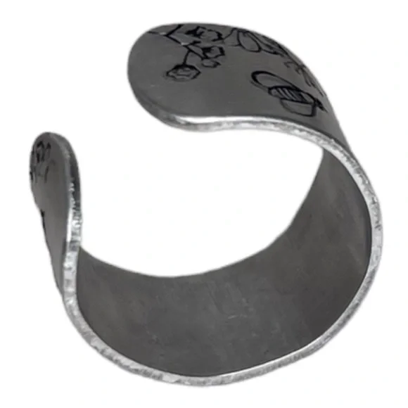 Handmade 9 stamped bee & floral pattern silver‎ hypoallergenic wide cuff ring - Picture 5 of 7